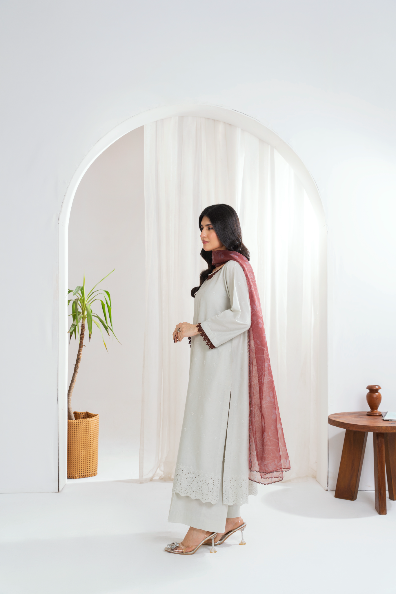 VERA - Pearl Grey Chikankari (AM033)