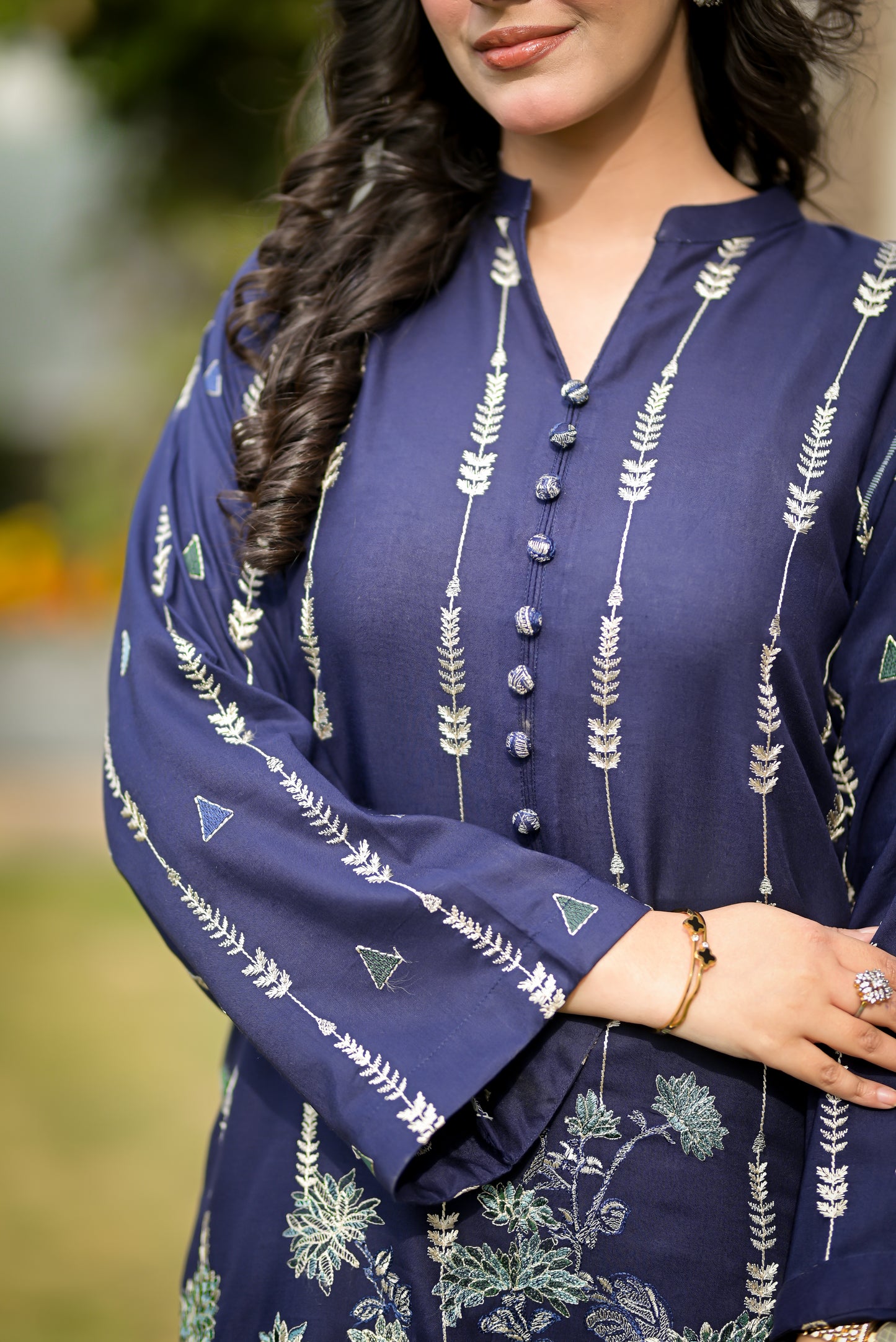 Zilar – Linen Navy Blue 2 Piece Embroidered Pret (AM024)