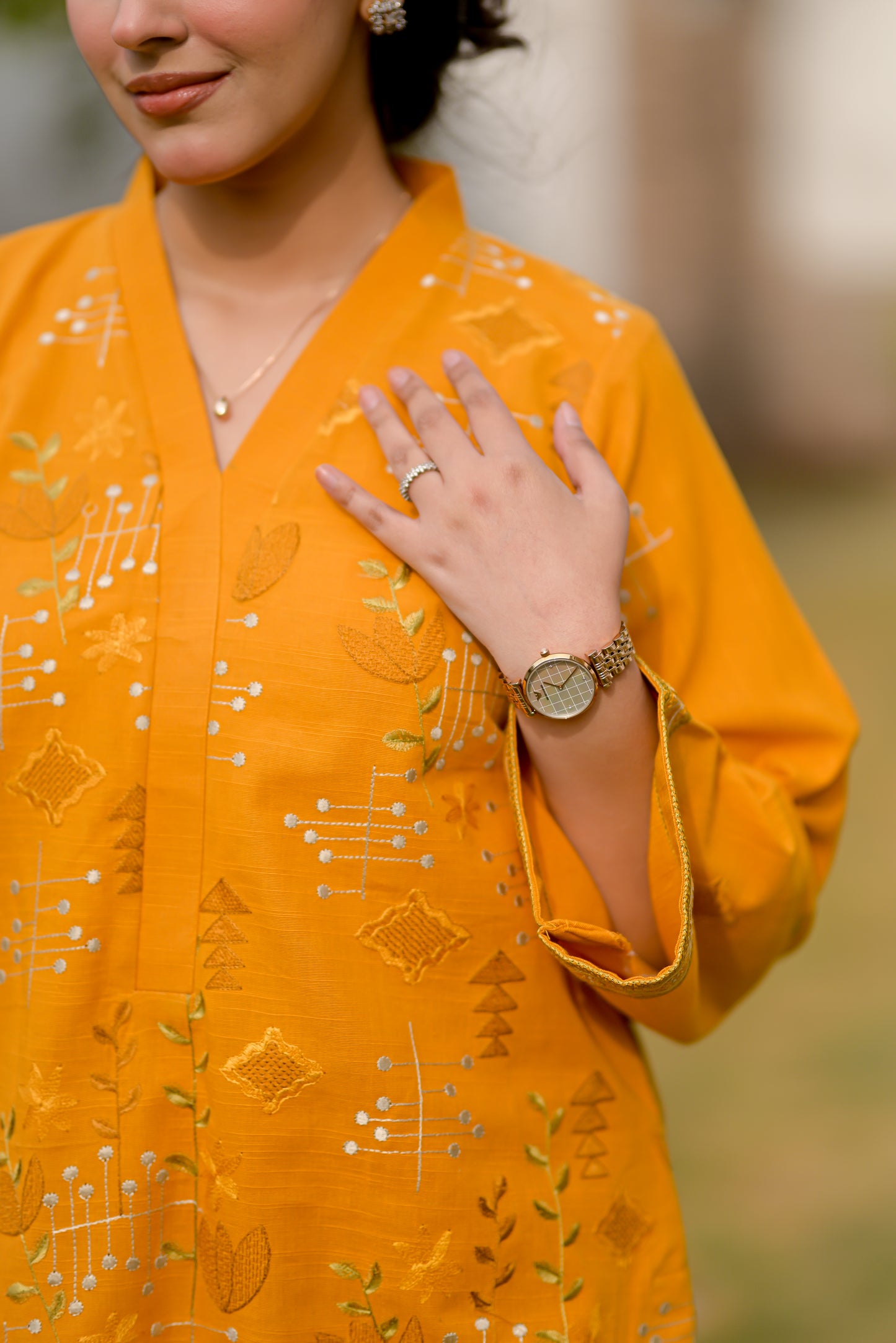 Largia – Khaddar Mustard Yellow 2 Piece Embroidered Pret (AM025)