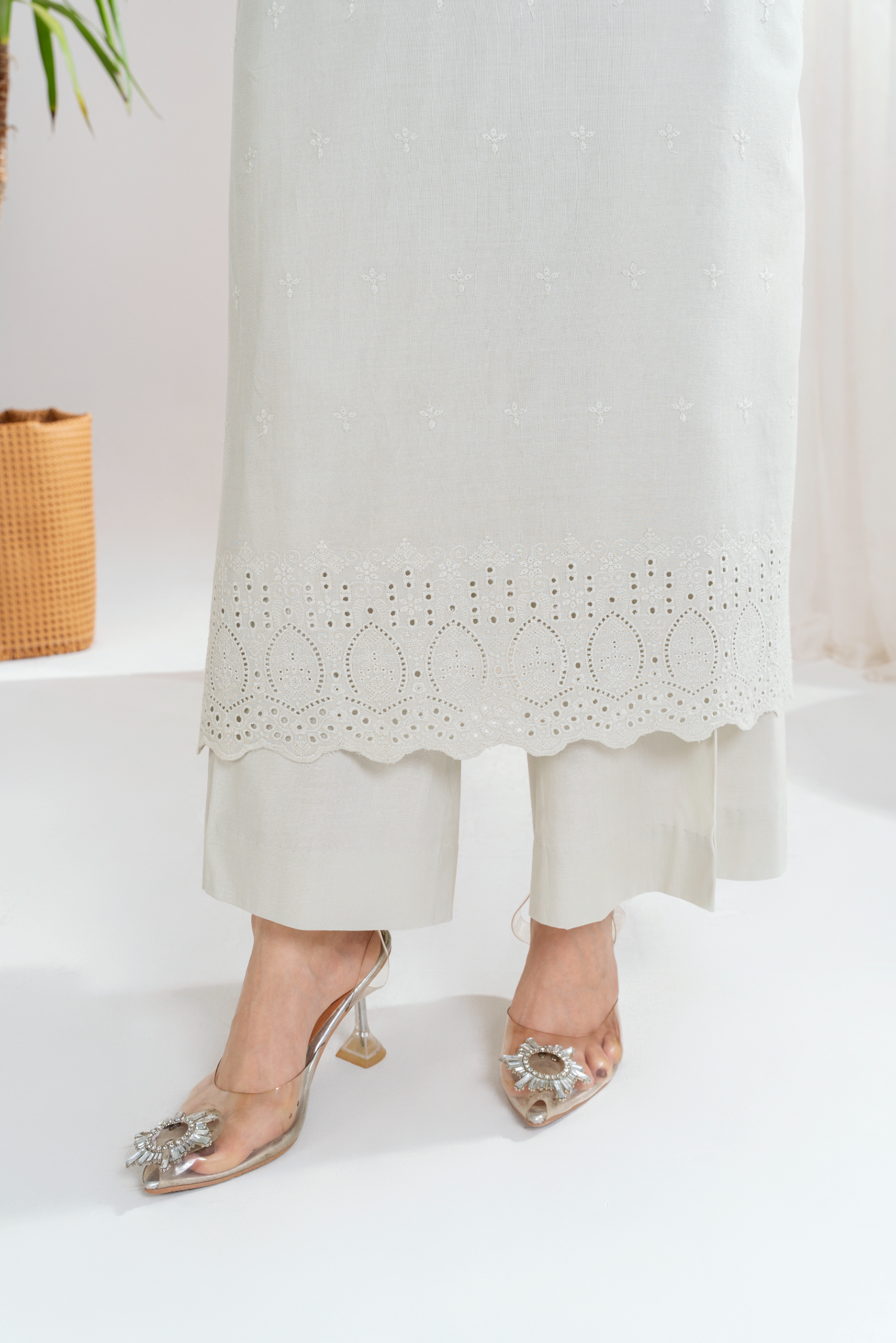 VERA - Pearl Grey Chikankari (AM033)